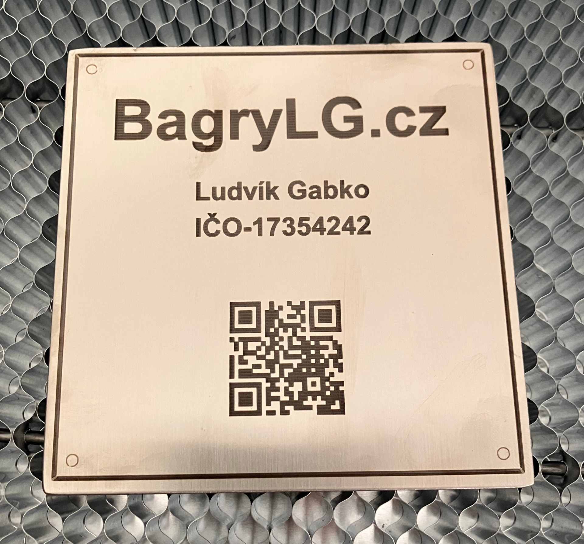 Cedule pro označení provozovny z nerezu