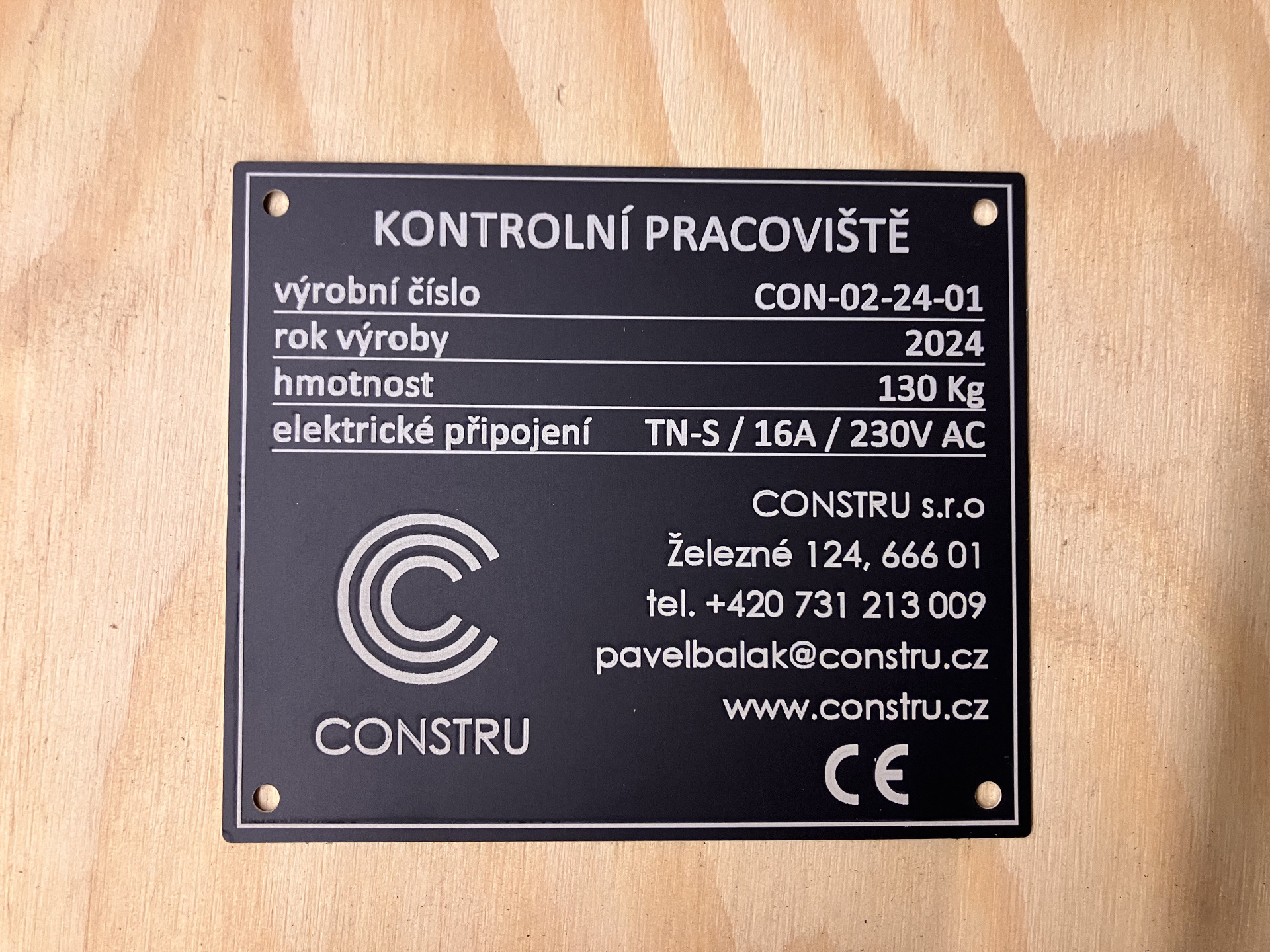 Výrobní štítek z eloxovaného hliníku